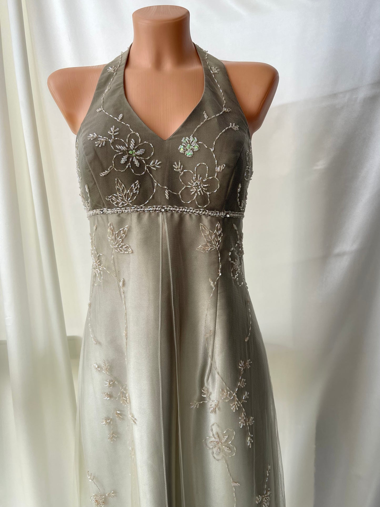 Gorgeous Gray Tulle Beaded Vintage Royal Gown