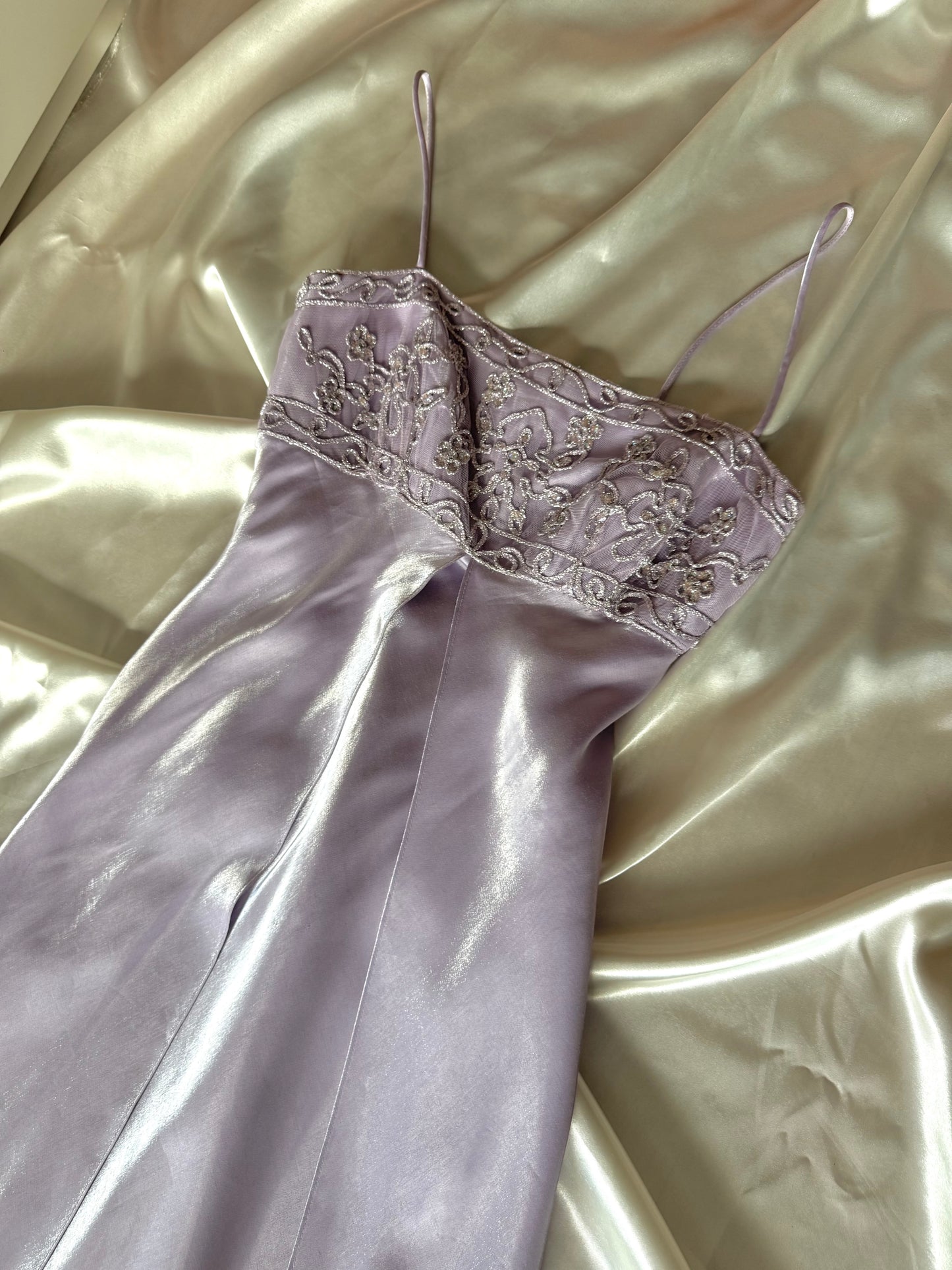 Gorgeous Lilac Purple Vintage Royal Gown