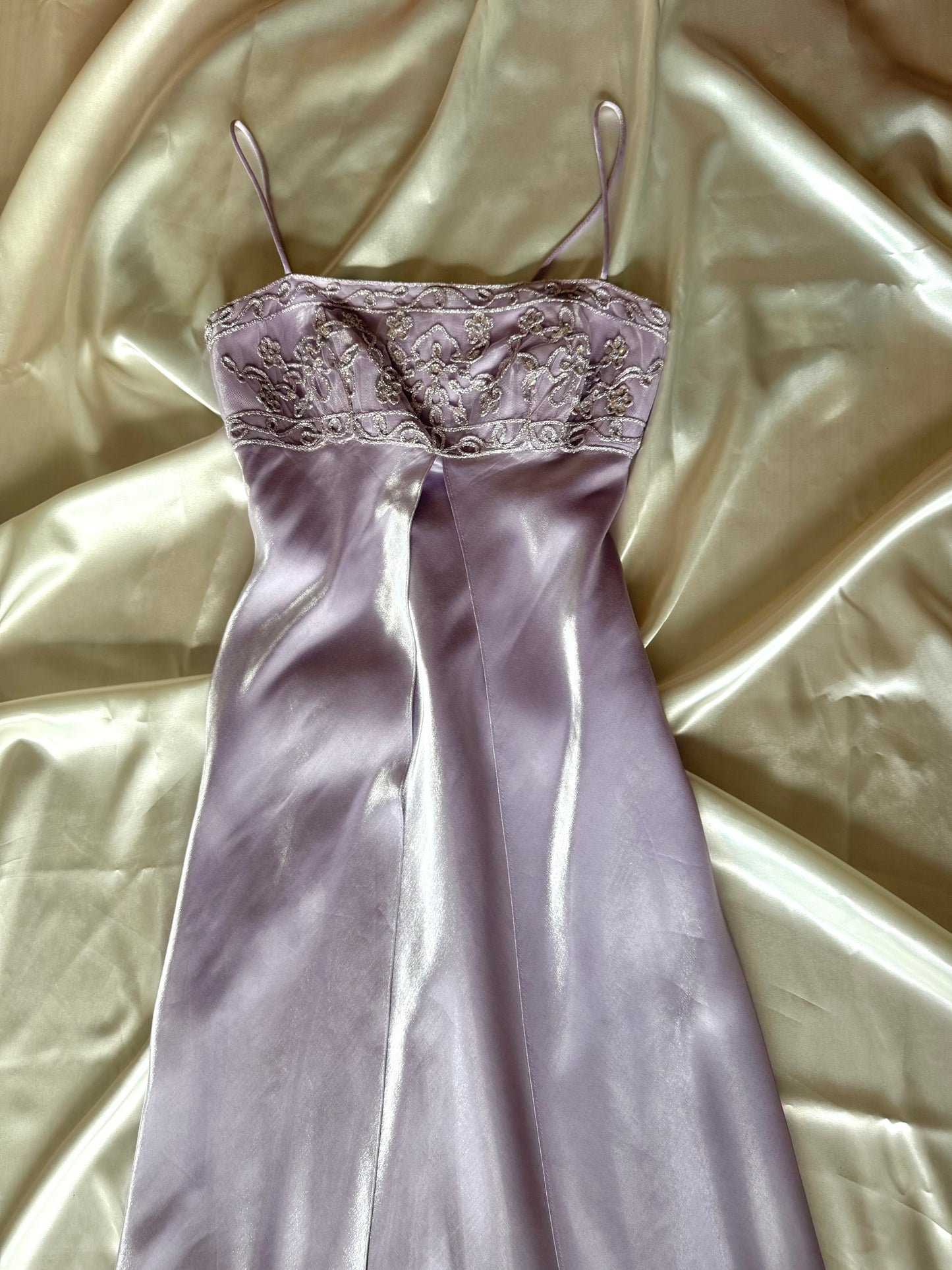 Gorgeous Lilac Purple Vintage Royal Gown