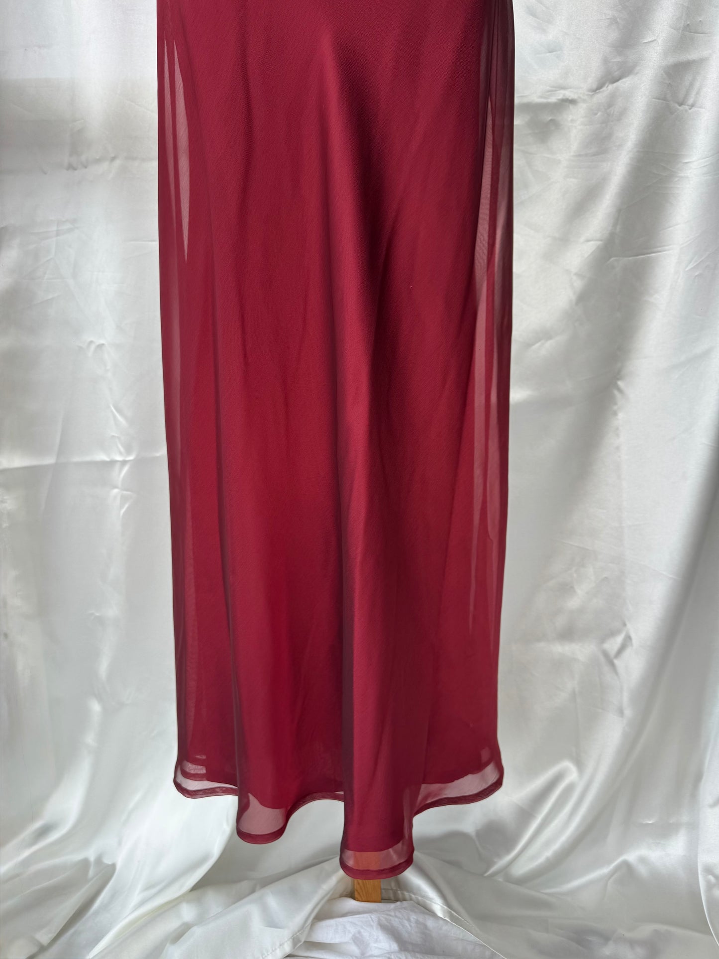 Elegant Red Vintage Dress with Ribbon