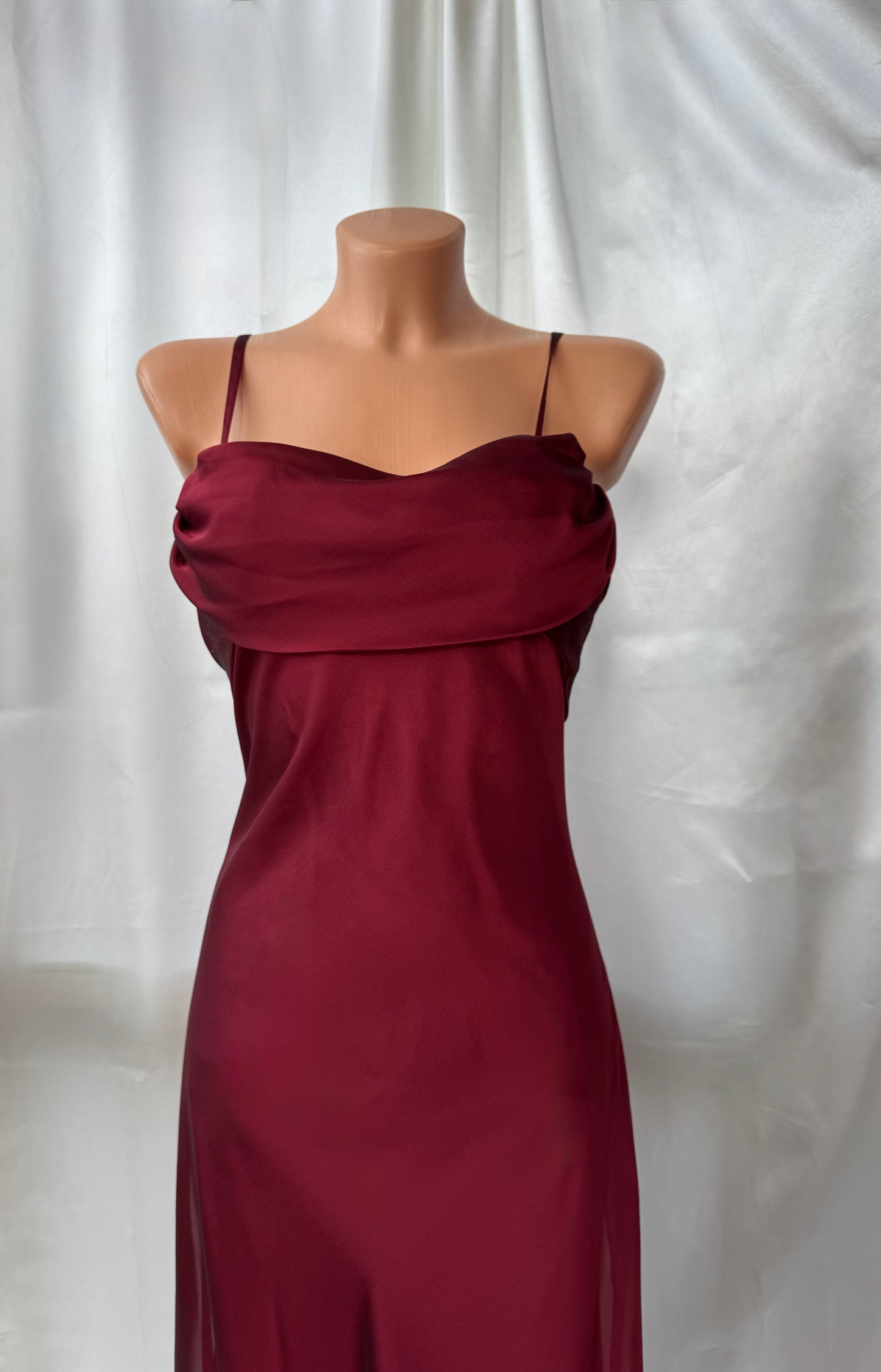 Elegant Red Vintage Dress with Ribbon