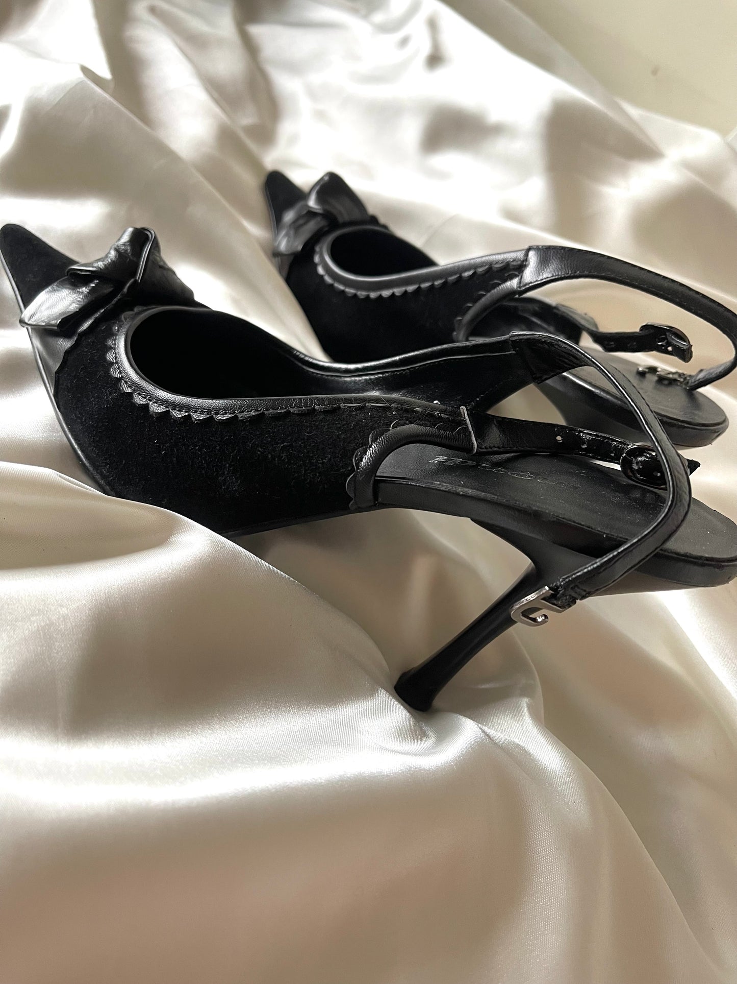 Vintage Black Ribbon Suede Heels