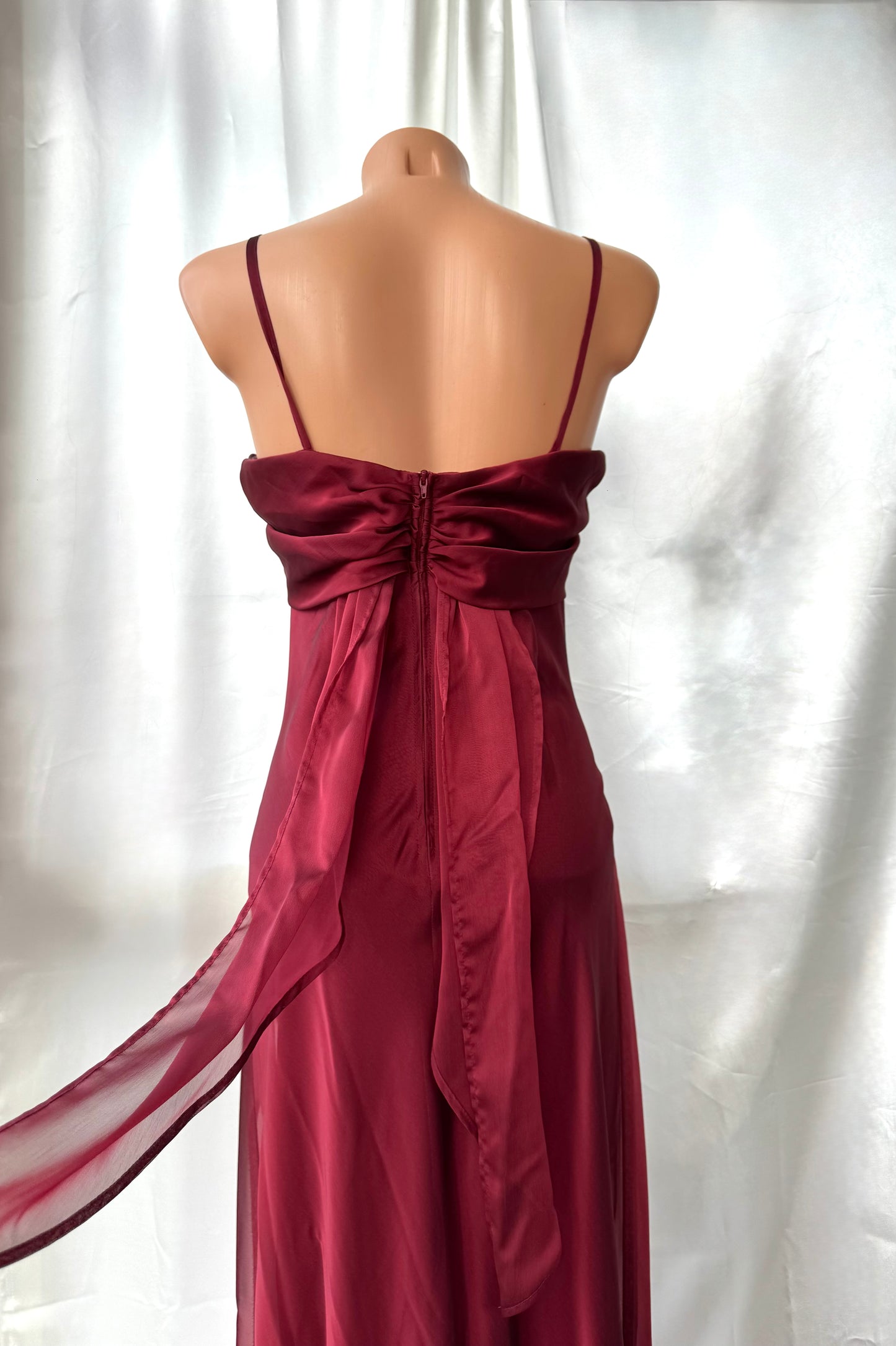 Elegant Red Vintage Dress with Ribbon