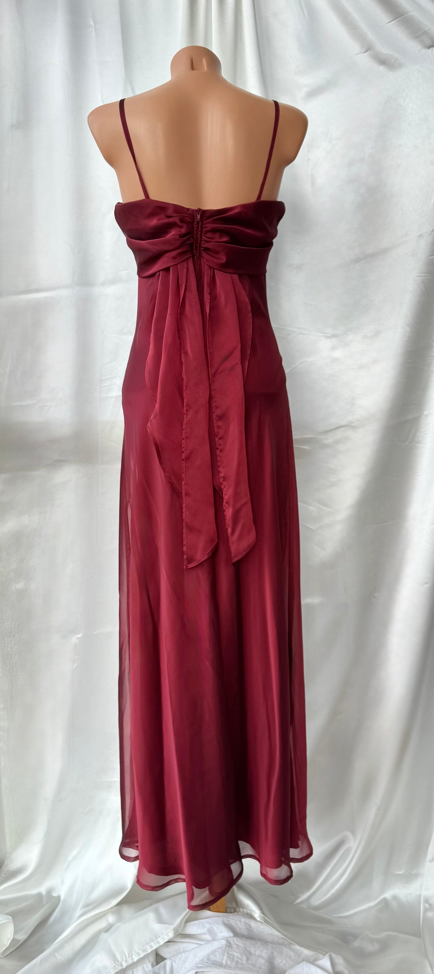 Elegant Red Vintage Dress with Ribbon