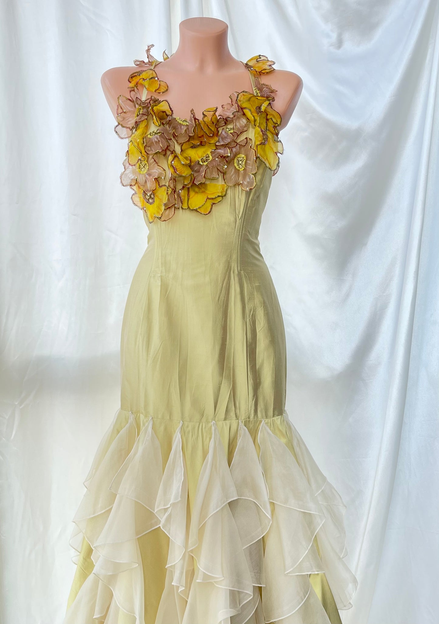 Beautiful Floral Subtle Yellow Silk Vintage Dress