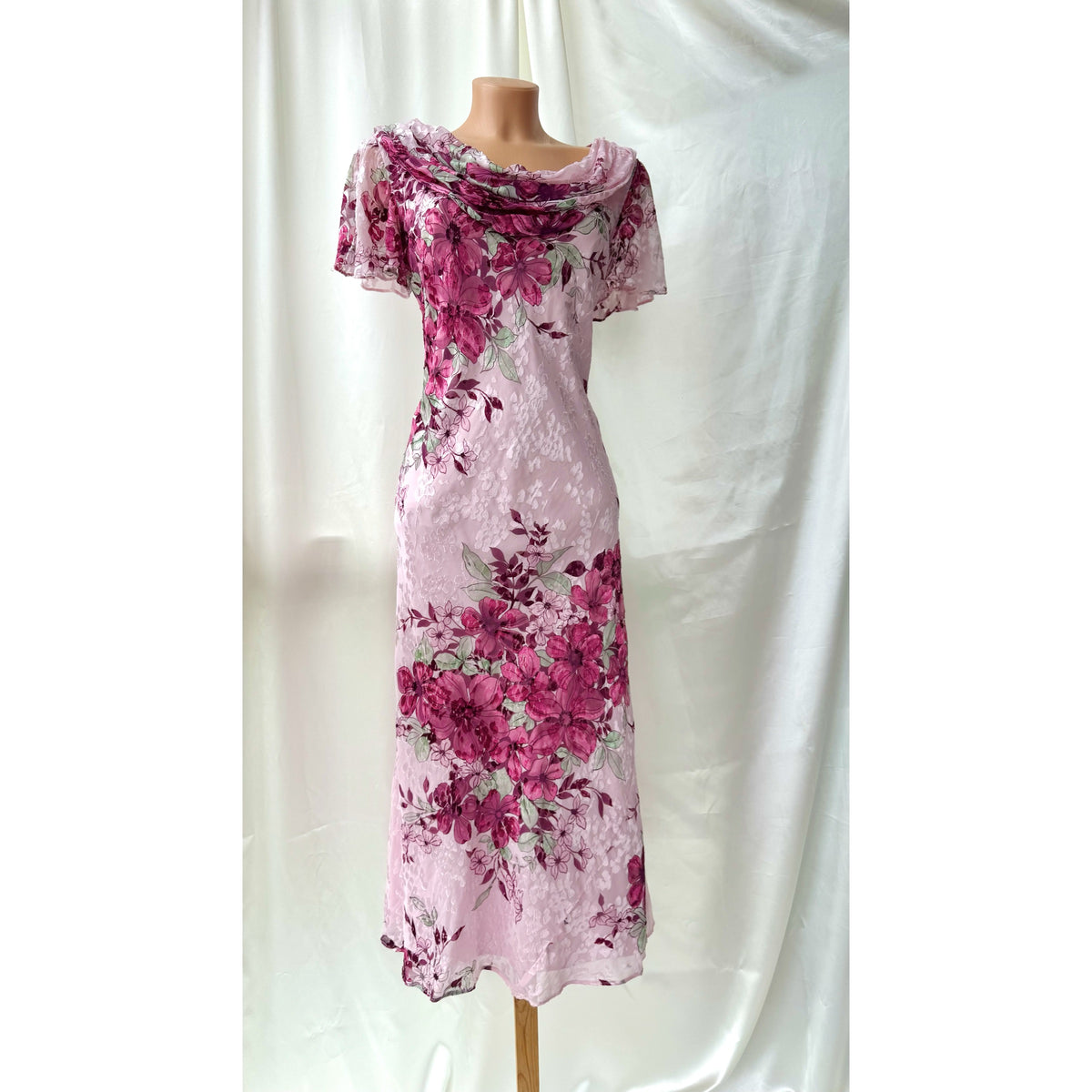 Gorgeous Pink Floral Vintage Dress