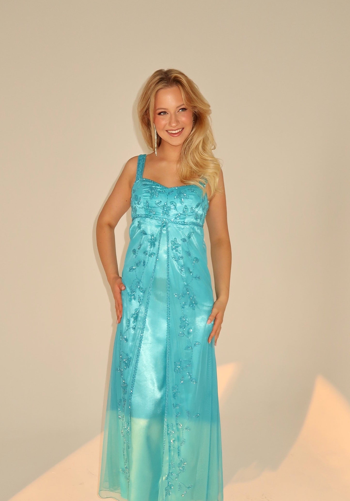 Frozen Gorgeous Turquoise Beaded Vintage Royal Gown