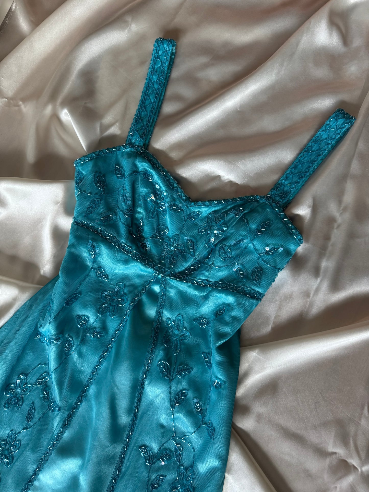 Frozen Gorgeous Turquoise Beaded Vintage Royal Gown