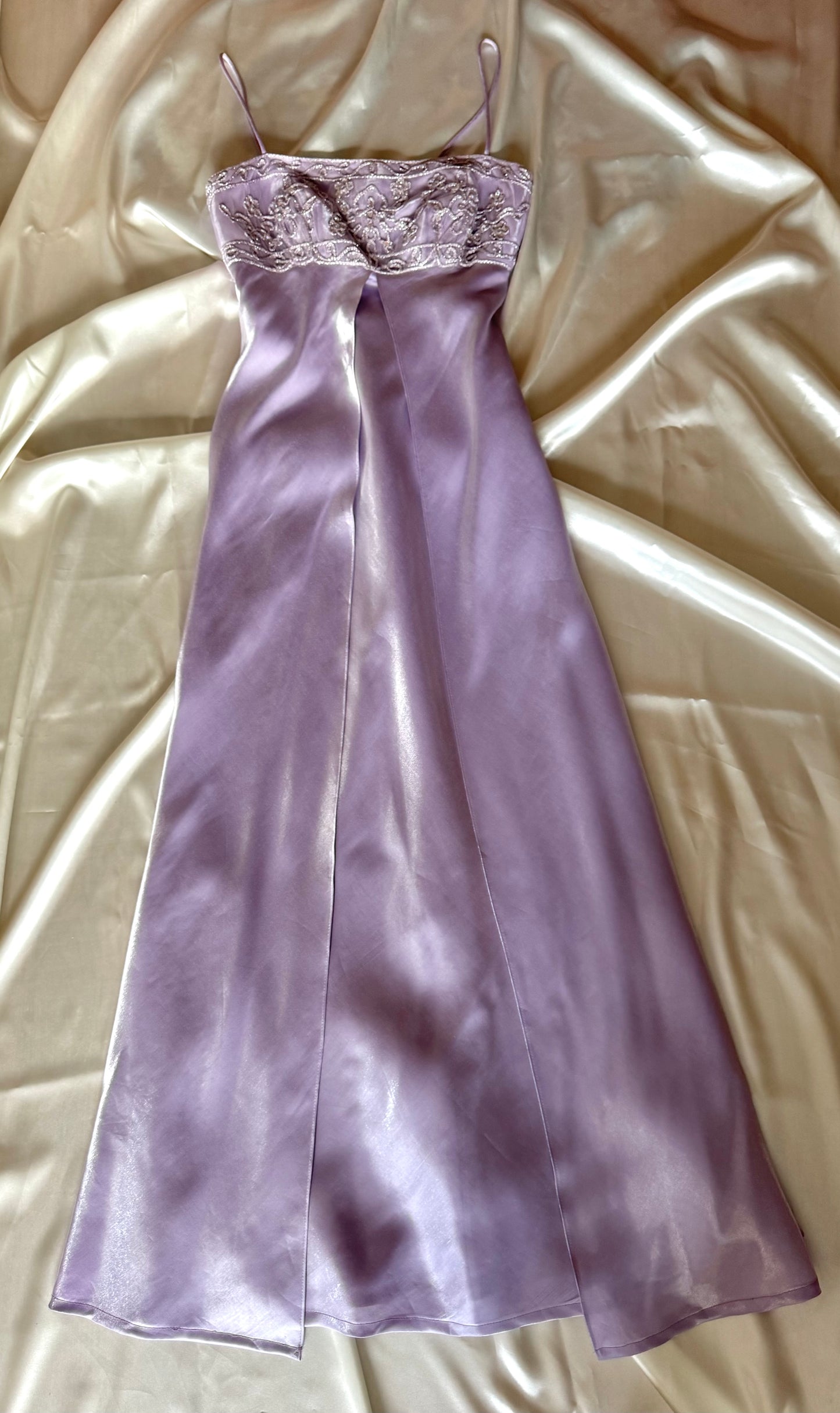 Gorgeous Lilac Purple Vintage Royal Gown