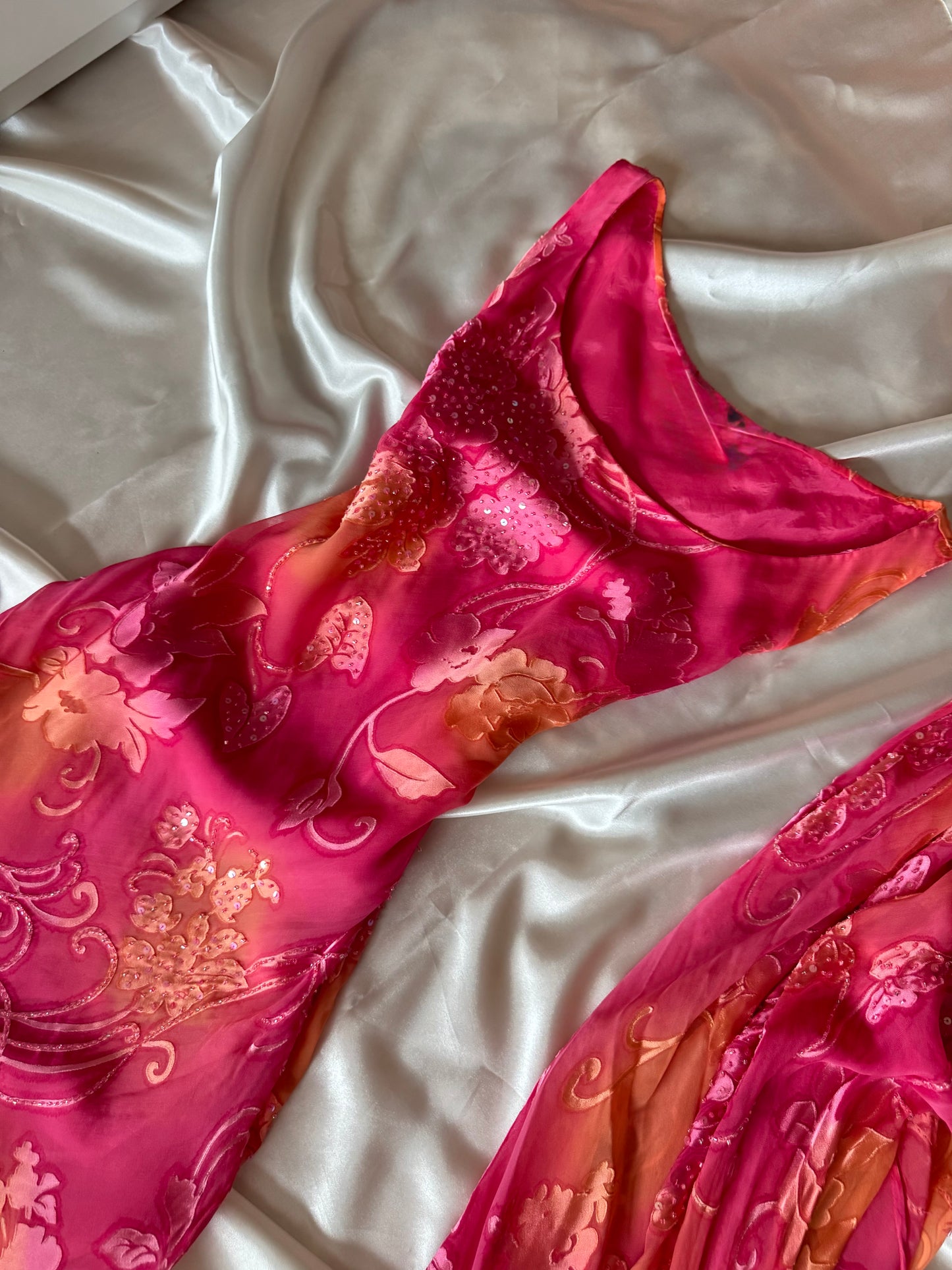Subtle Pink & Orange Vintage Dress