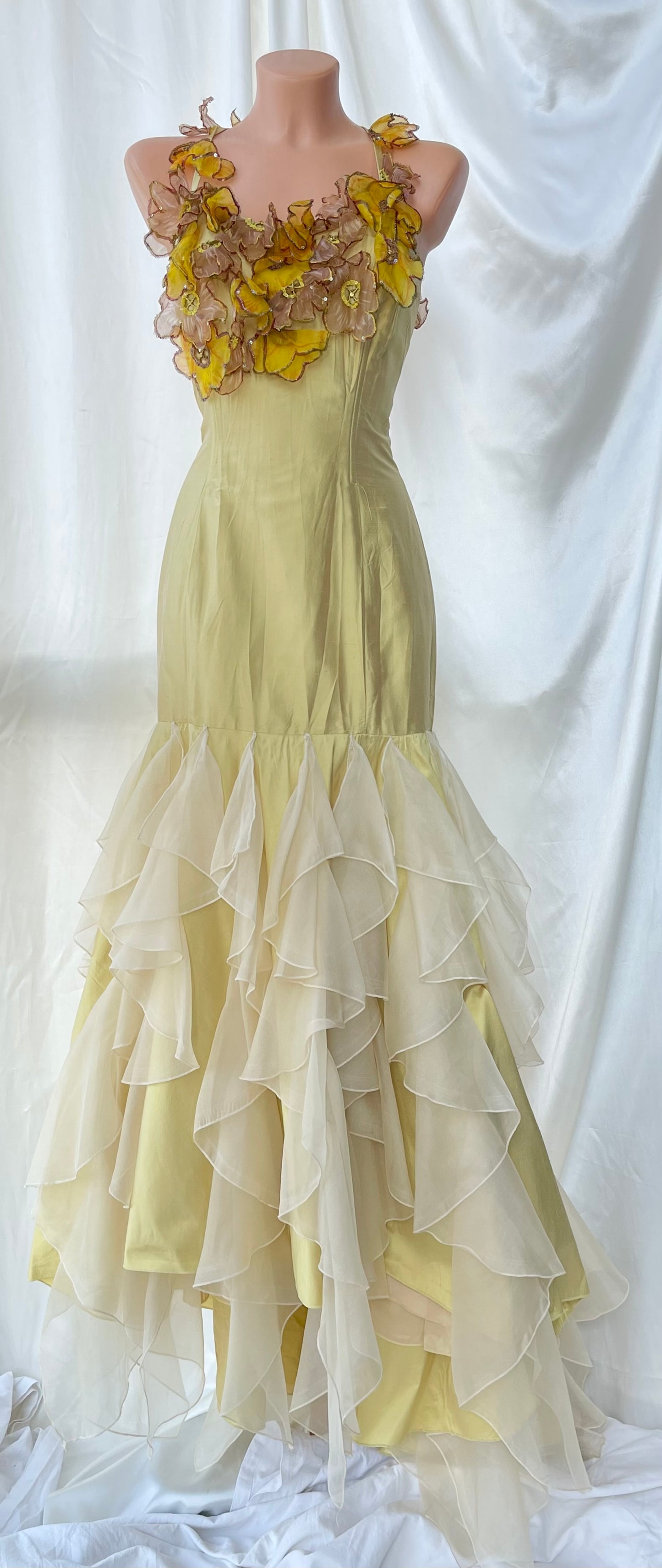 Beautiful Floral Subtle Yellow Silk Vintage Dress