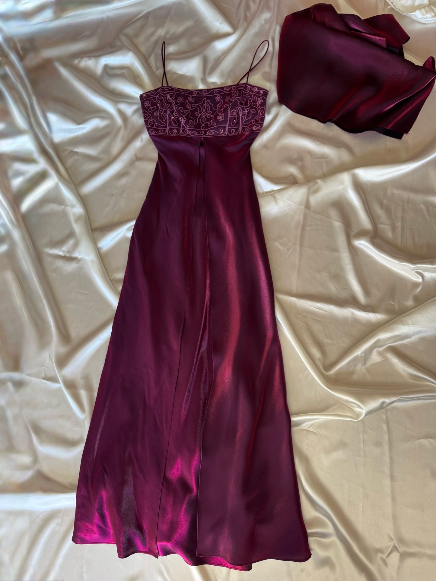 Gorgeous Dark Red Purple Vintage Royal Gown