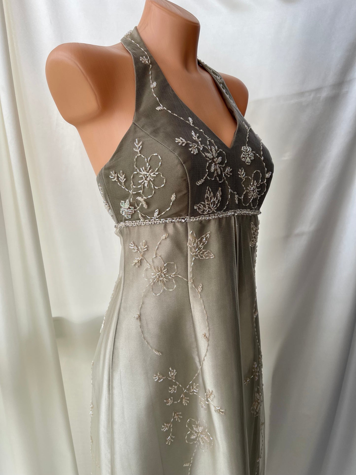 Gorgeous Gray Tulle Beaded Vintage Royal Gown