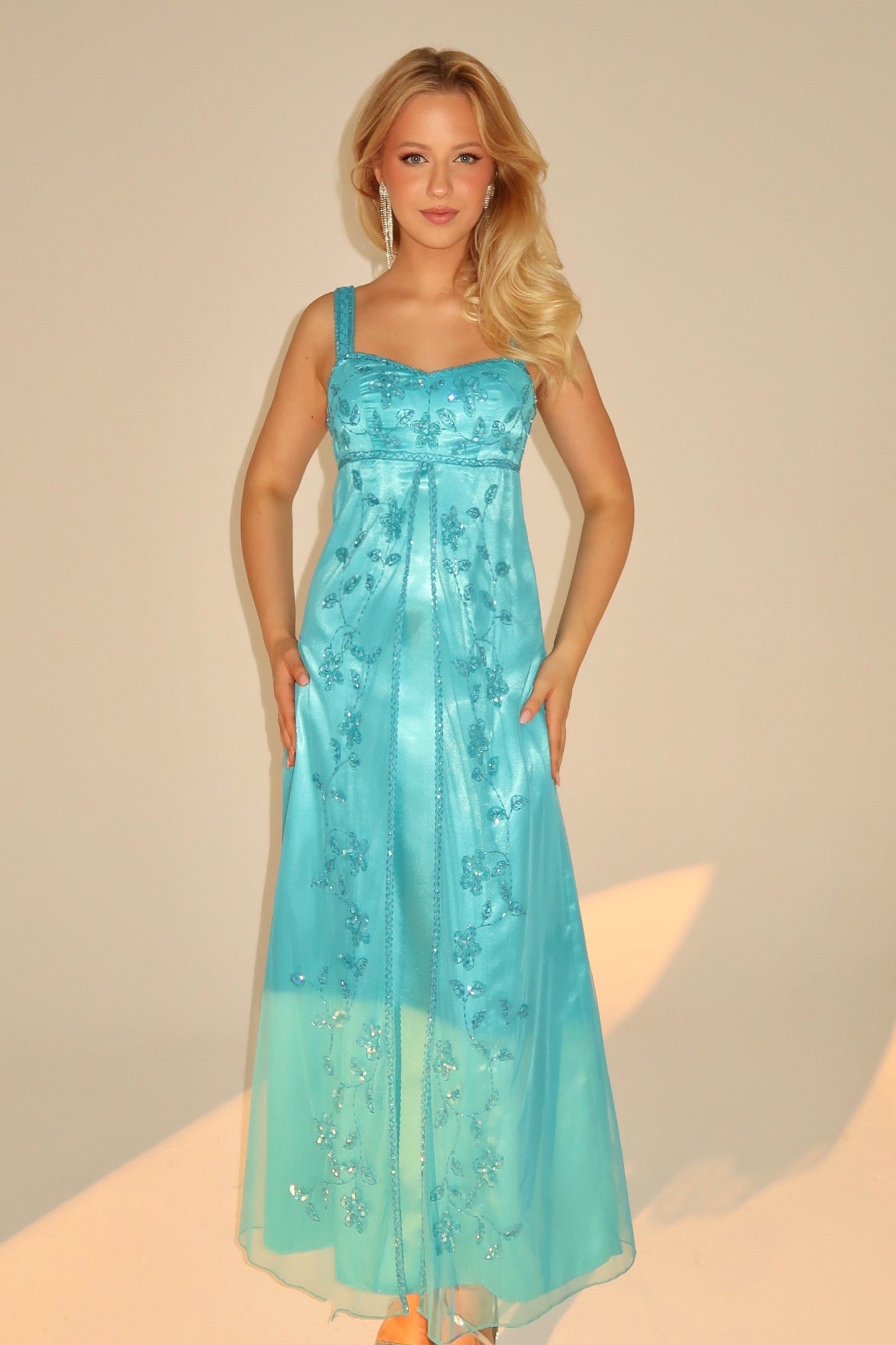 Frozen Gorgeous Turquoise Beaded Vintage Royal Gown