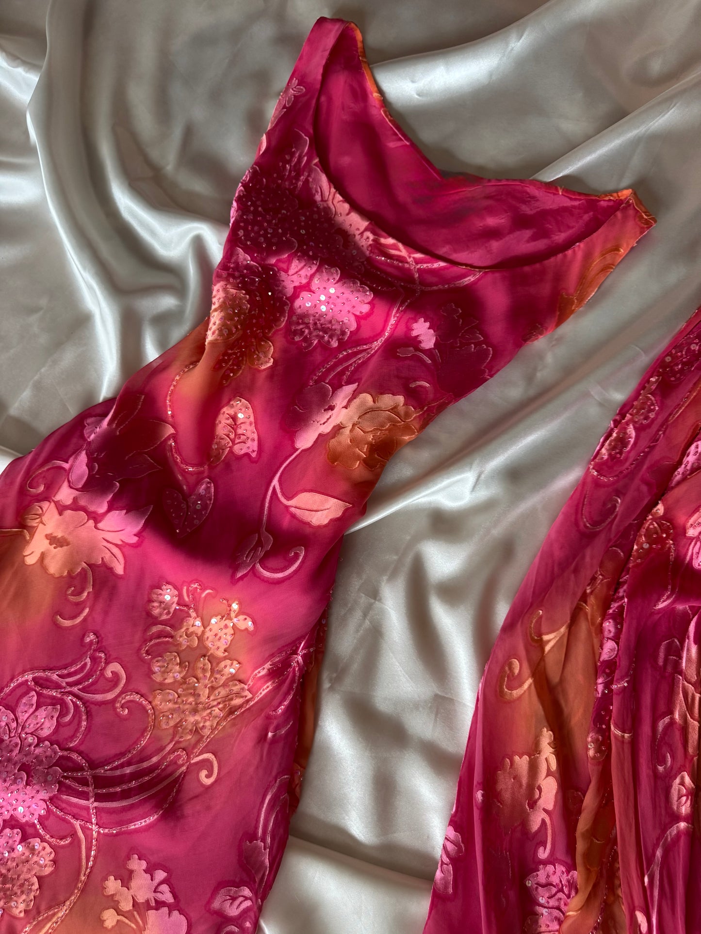Subtle Pink & Orange Vintage Dress