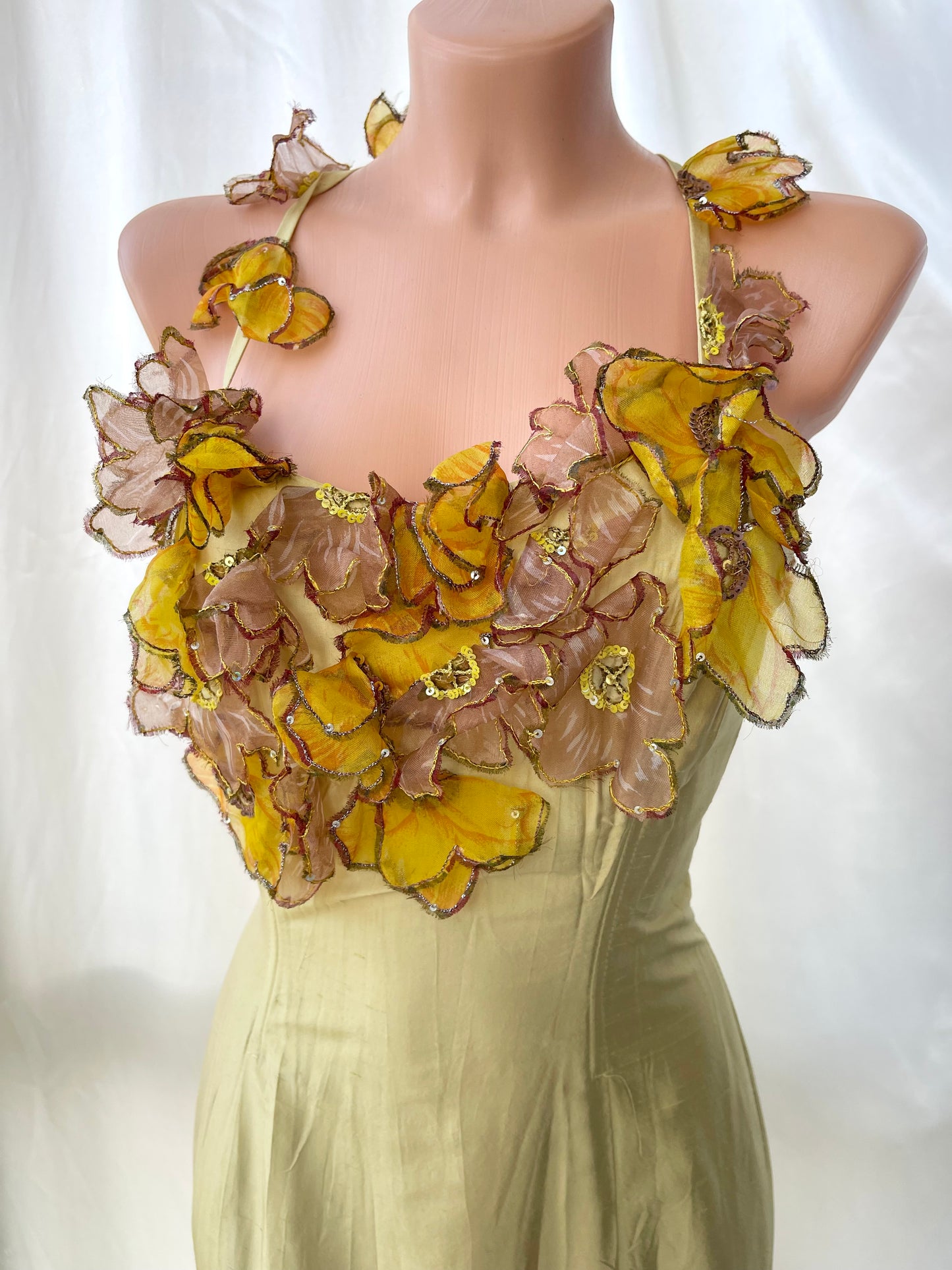 Beautiful Floral Subtle Yellow Silk Vintage Dress