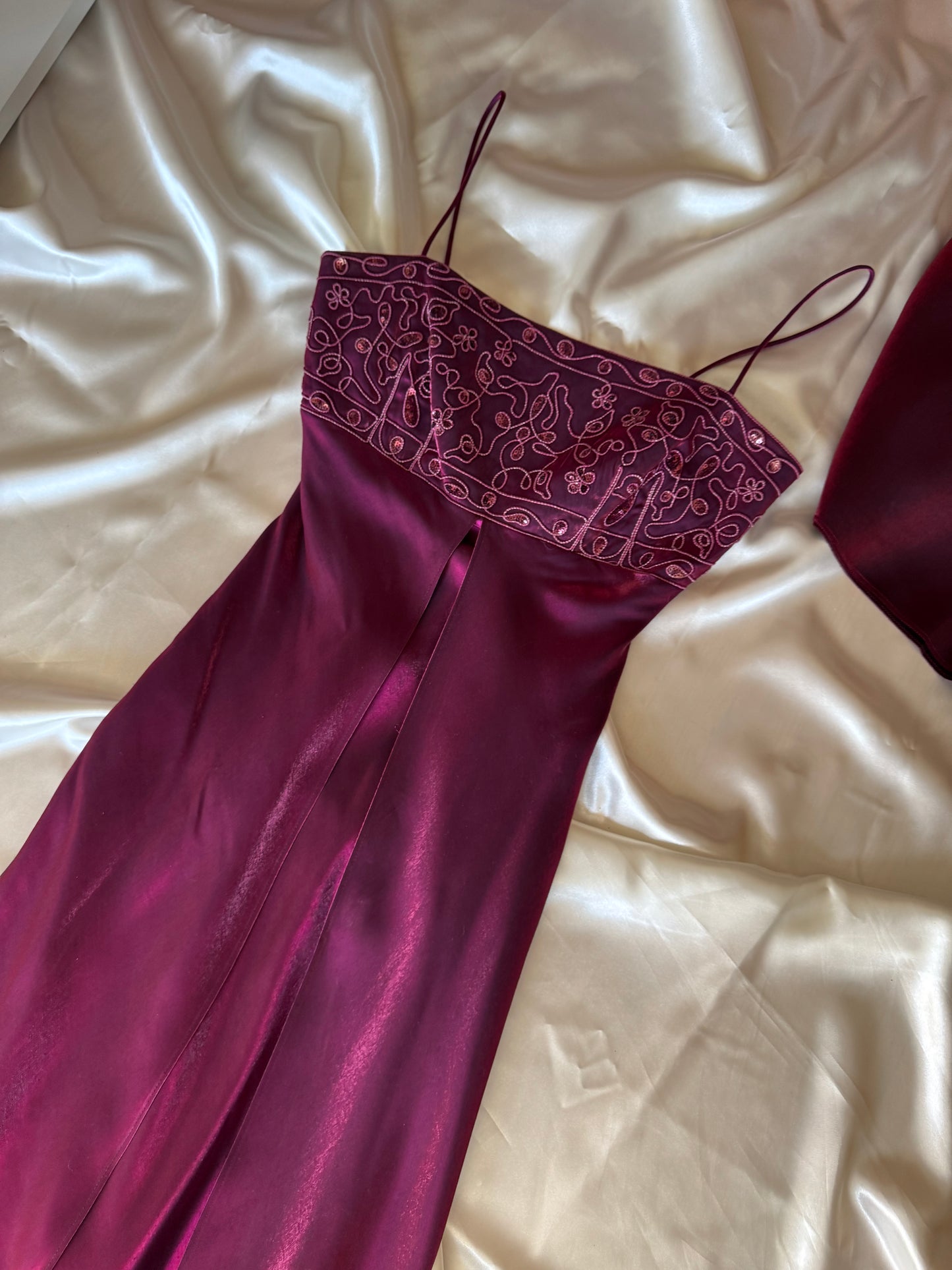 Gorgeous Dark Red Purple Vintage Royal Gown