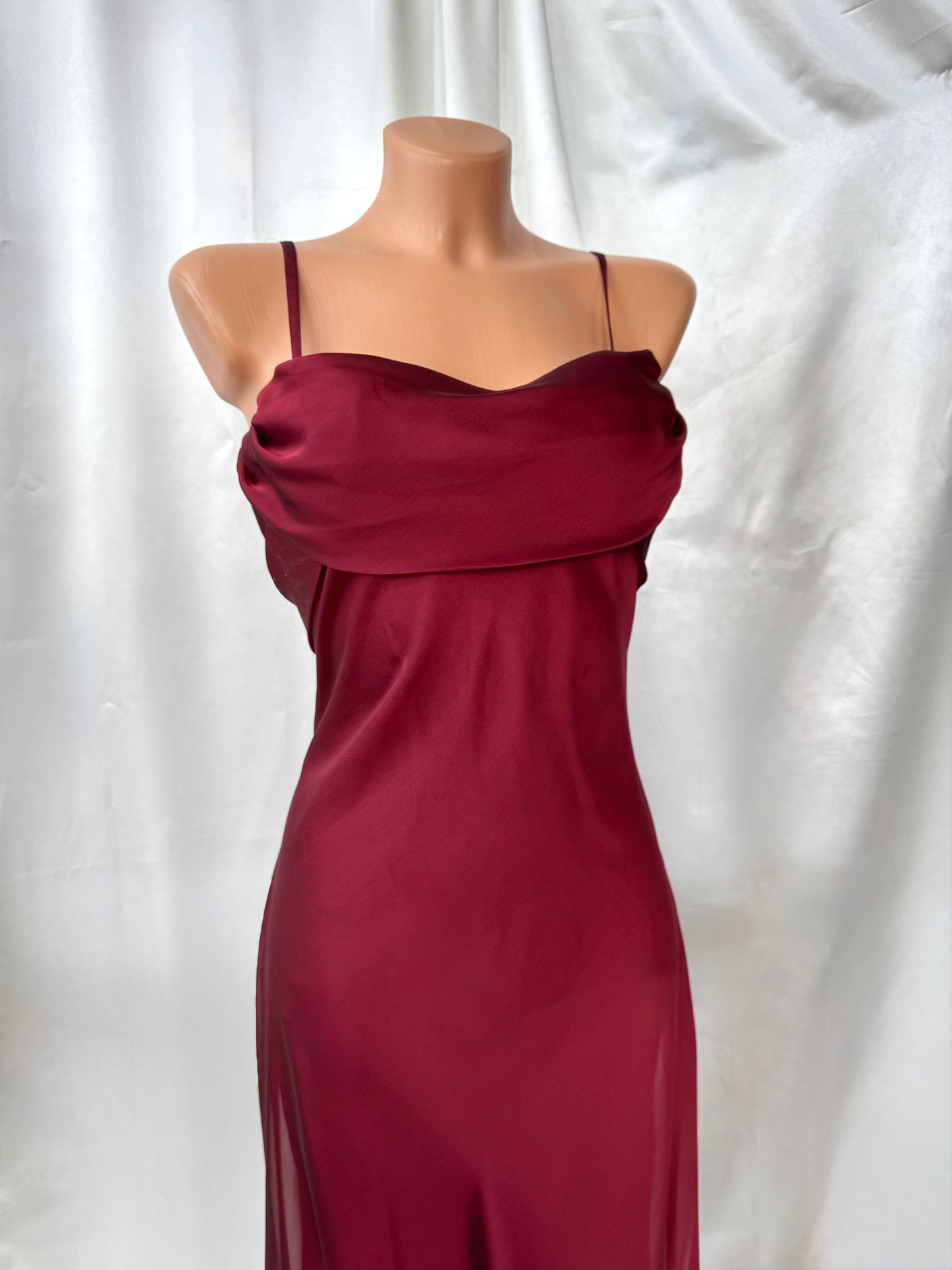 Elegant Red Vintage Dress with Ribbon