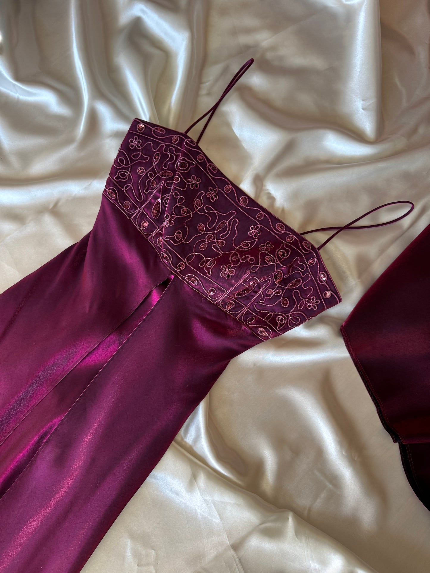 Gorgeous Dark Red Purple Vintage Royal Gown