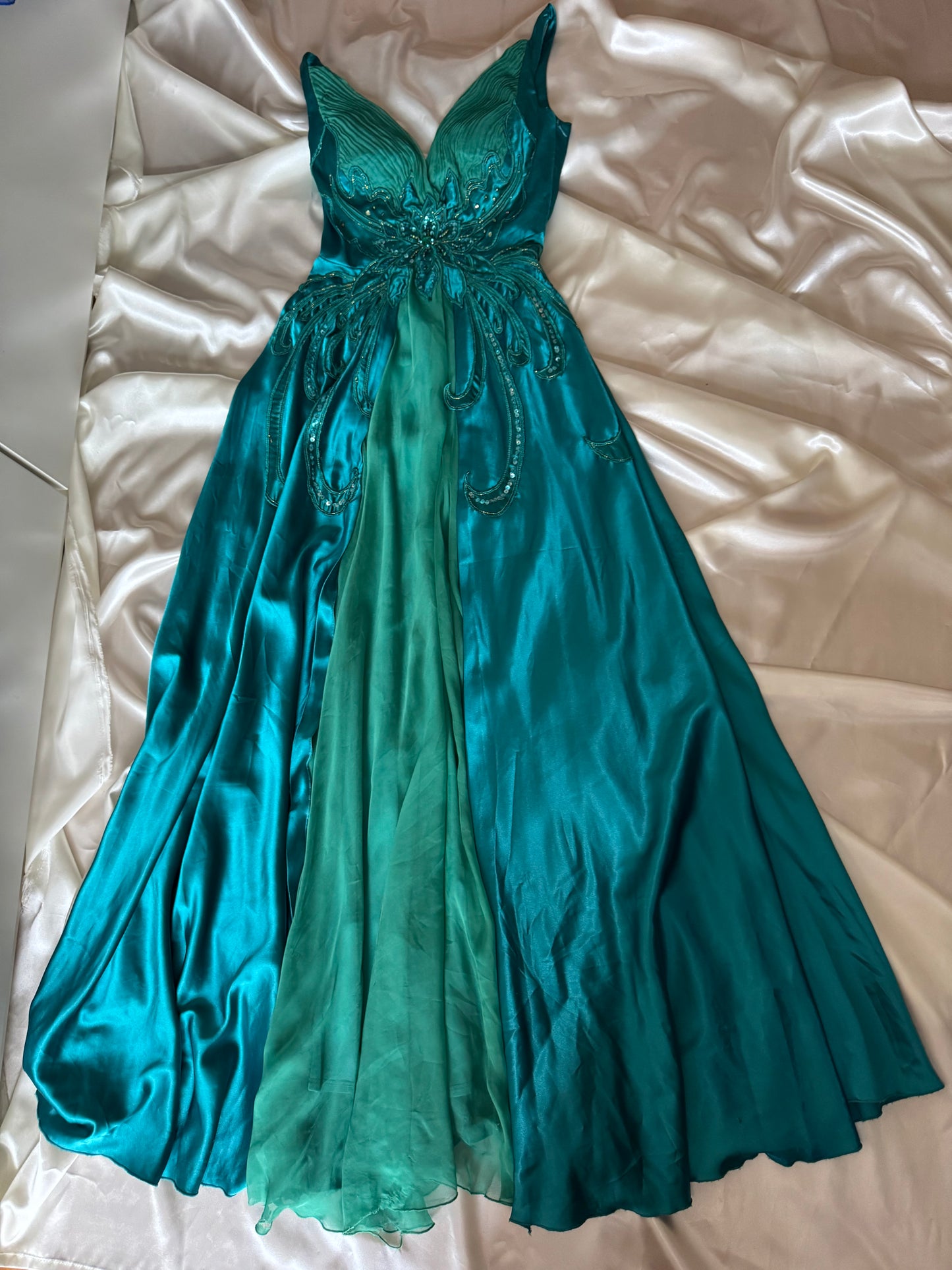 Absolutely Beautiful Butterfly Green Blue Vintage Beaded Dress